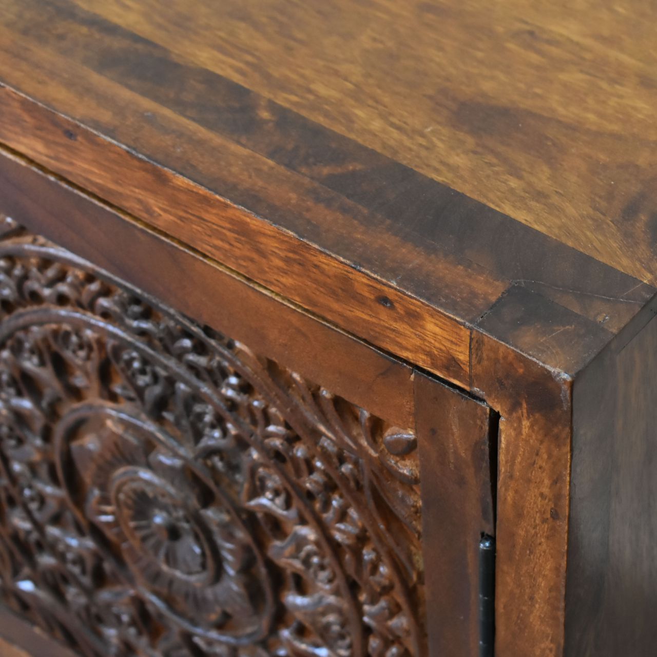 Tova Bedside - Image 5